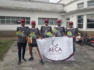 Equipo de la AECA en el podio de la carrera Unin de los pueblos